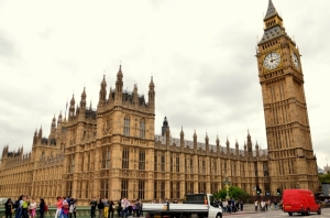 豊胸 シリコンバッグ イギリス